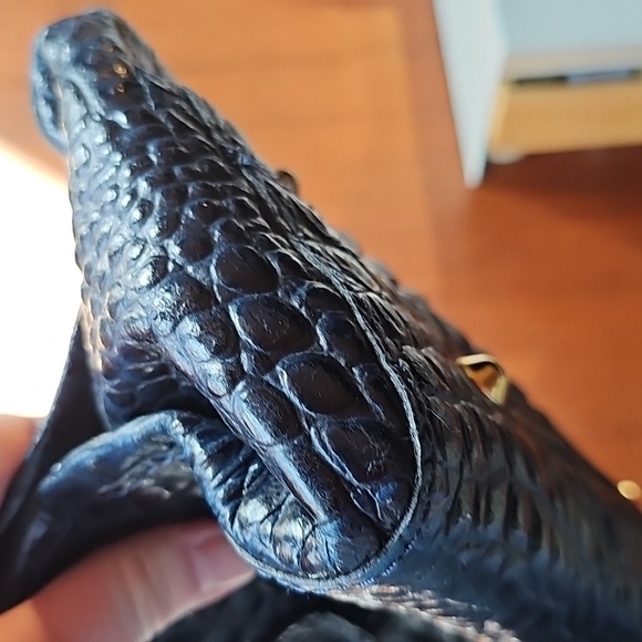 Croc Embossed Handbag - Picture 6 of 8